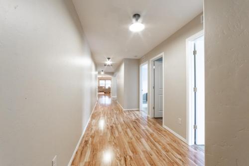 Gallery image of Cozy home - sleeps 12 - RV parking - Sun Room in Star