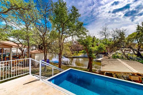Πισίνα στο ή κοντά στο Treetop on LBJ
