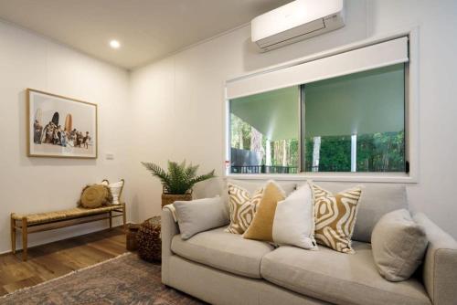 Χώρος καθιστικού στο Coolum Family Hideaway with Pool, Sauna & Ice Bath