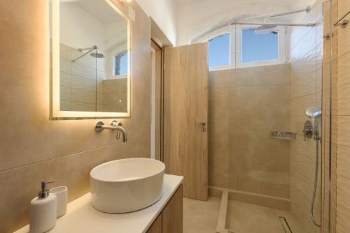 Ένα μπάνιο στο Sea Breeze Studios Paros II
