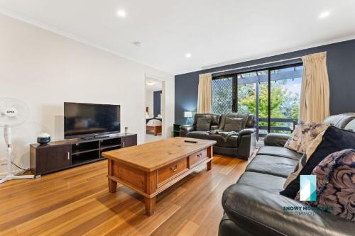 Cobbon Retreat - 5BR House l Pet Friendly l Large Fenced Backyard l WiFi l Great Locationにあるシーティングエリア