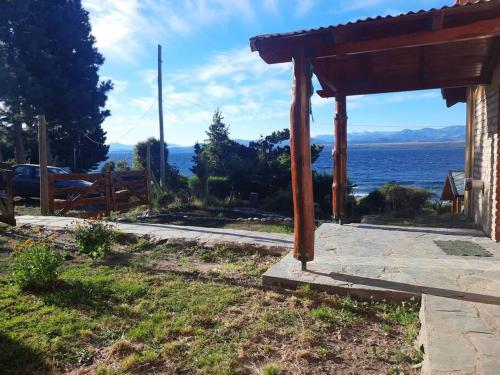 Imagen de la galería de Casa Arrayan - Entorno único 20 metros del lago, en San Carlos de Bariloche