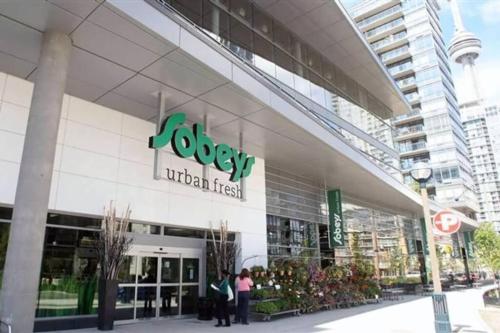 Gallery image of Lush Condo By CNTower - Free Parking in Toronto