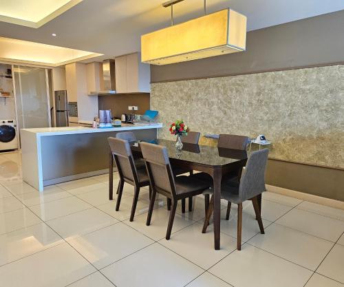 Η κουζίνα ή μικρή κουζίνα στο The Wisdom Apartment