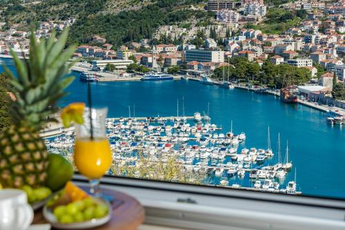 Kuvagallerian kuva majoituspaikasta Apartment Antonija With Sea View, joka sijaitsee kohteessa Dubrovnik