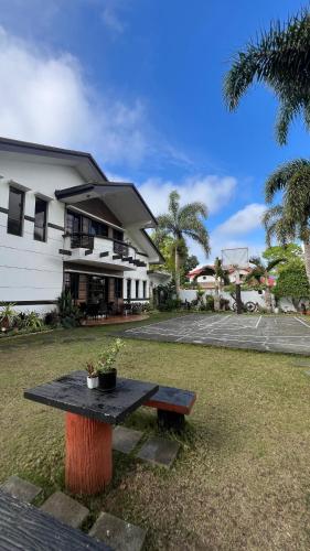 Bangunan di mana terletaknya rumah percutian
