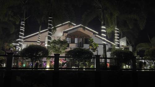 Bangunan di mana terletaknya rumah percutian