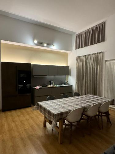 Η κουζίνα ή μικρή κουζίνα στο Lovely Loft & Flat