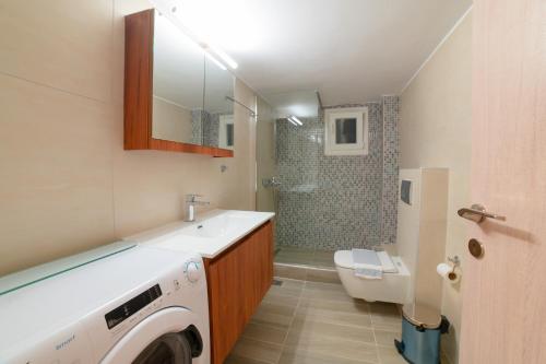 Ένα μπάνιο στο Spacius and Comfy apartment Thessaloniki