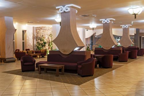 Un lugar para sentarse en Hotel 2D Resort and Spa