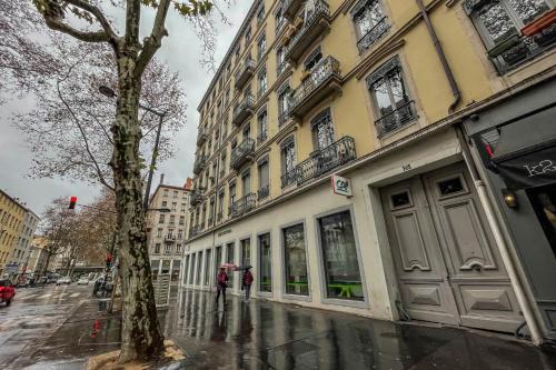 All in Lyon | T2 lumineux & élégant – Perrache photo 26