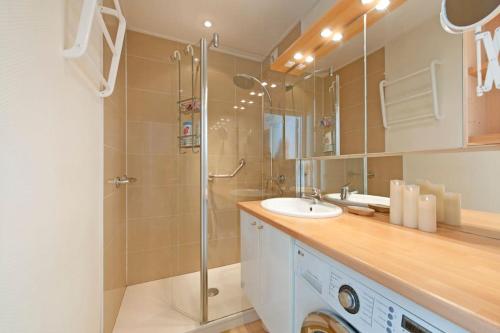 Et badeværelse på Face mer : Les Vagues Bauloises