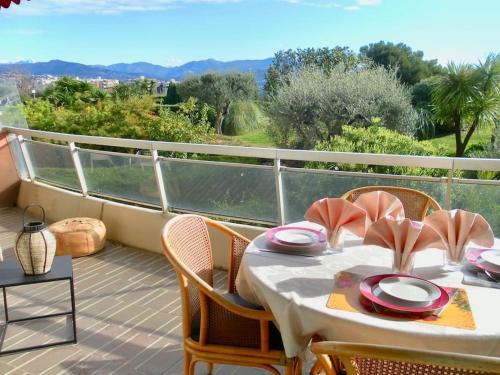 Nice Appartement Vue er Grande Terrasse Piscine Bail Mobilité