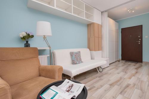 Posezení v ubytování Pastel Lawendowe Wzgórze Studio with Balcony and Parking by Noclegi Renters