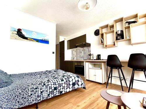 Studio MAJA proche des plages parking