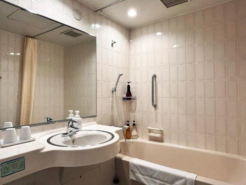 Bilik mandi di Nakajimaya Grand Hotel