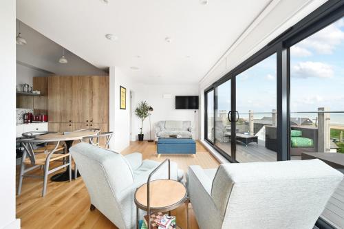 Χώρος καθιστικού στο Beach side apartments in Pett Level near Rye in East Sussex