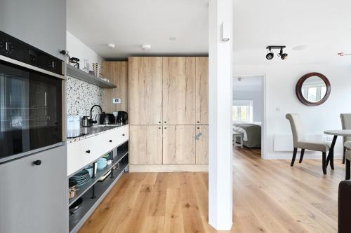 Η κουζίνα ή μικρή κουζίνα στο Beach side apartments in Pett Level near Rye in East Sussex