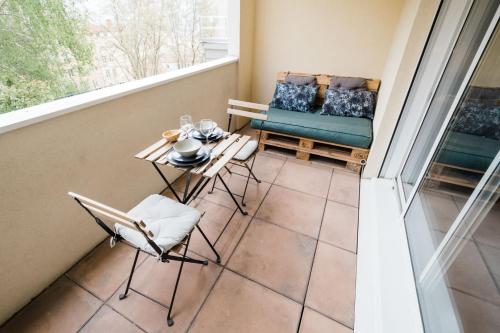 AllinLyon | Balcon calme vue St-Bernard