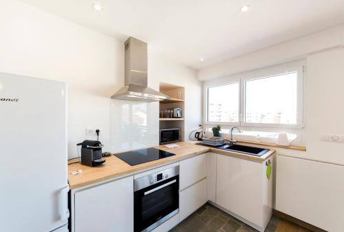 Zdjęcie z galerii obiektu Appartement avec balcon - clim et parking AIL w mieście Lyon