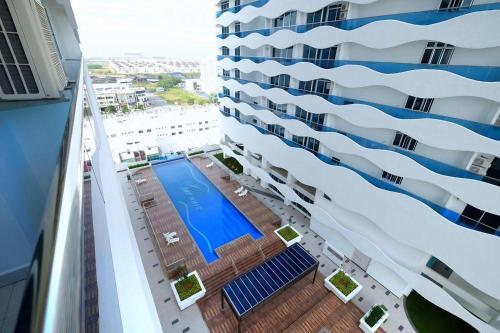 Piscina en o cerca de The Wave Residence by Jeffery Lam Home Management
