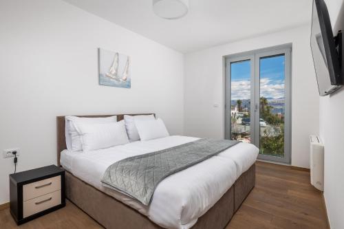 Exclusive Condo SOHO Opatija center with pool and terrace