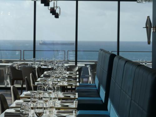 Ruang duduk di Sines Sea View Business & Leisure Hotel
