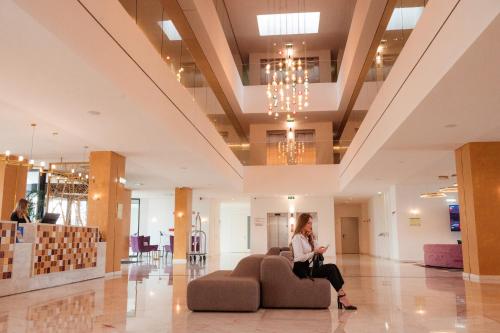 Posezení v ubytování Sines Sea View Business & Leisure Hotel