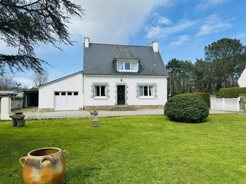 Maison familiale, jardin clos, proche Menhirs et plage