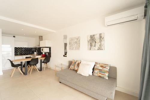 WELCS ESTUDIO 124 EMP con vistas al mar