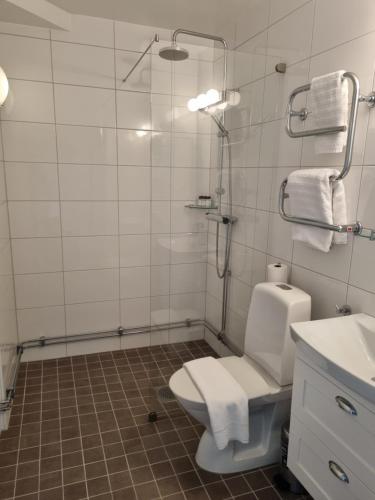 Koupelna v ubytování Mjölby Stadshotell