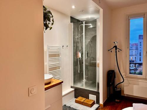Kúpeľňa v ubytovaní Fabuleux Appartement à Vincennes M1- Direct Disney