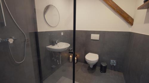 Ванна кімната в Monteurzimmer Pavan, L7 KEINE FERIENWOHNUNG