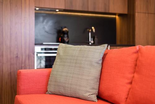 GuestReady - Grit & Glam