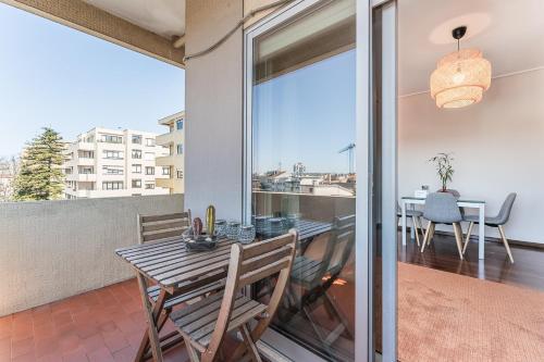 GuestReady - Warwick avenue in Lapa