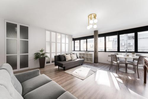 GuestReady - Gray Tones