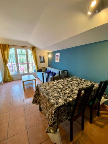 Appartement dans résidence avec piscine