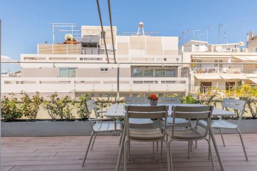 The HostMaster Metropolitan Penthouse