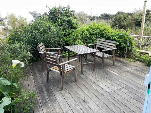 Taman di luar Charmante maison à 200m de la plage, avec jardin, terrasse, et connexion Wi-Fi. - FR-1-418-91