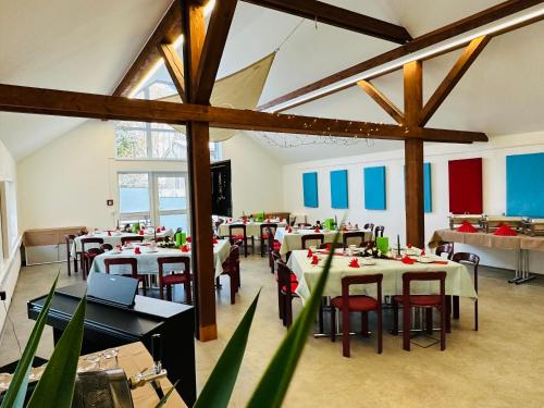 Restoran või mõni muu söögikoht majutusasutuses Haus Rosenbaum Gruppenhaus- Begegnungsstätte - Pension