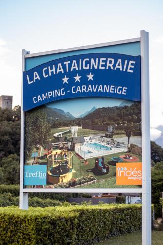 a sign for a water park with a playground at Camping Familial - Parc Aquatique - Grande Aire de Jeux à la Montagne in Agos-Vidalos