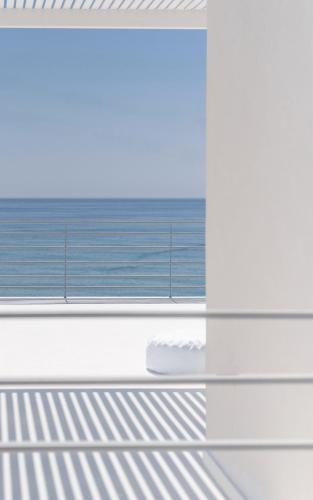 Ein allgemeiner Meerblick oder ein Meerblick von des Aparthotels aus