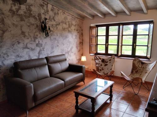Gallery image of Apartamentos la Roblera in Oreña