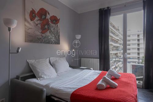 Posteľ alebo postele v izbe v ubytovaní Palais Miramar - Suite & B31 - Croisette Emplacement Unique - 20M Plage - WIFI - Clim