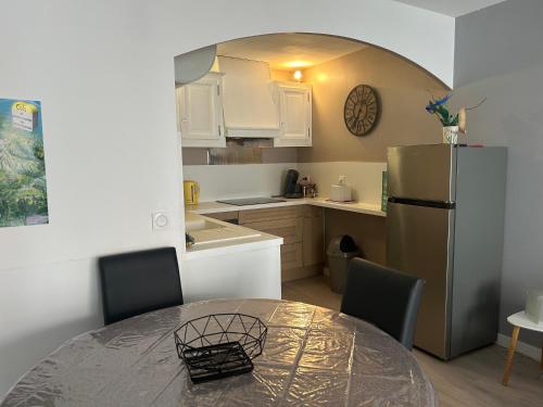 Köök või kööginurk majutusasutuses Appartement La Pyrène