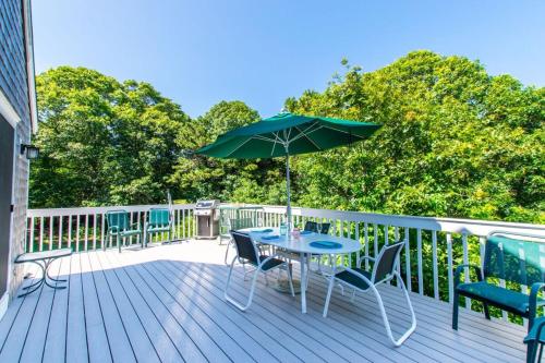 Walk 5 Minutes to Nauset Beachにあるバルコニーまたはテラス