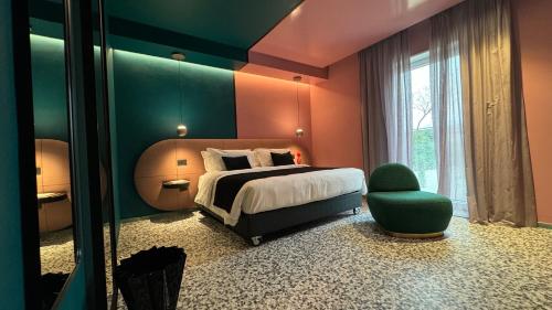 Ένα ή περισσότερα κρεβάτια σε δωμάτιο στο NOLA BOUTIQUE HOTEL - self check-
