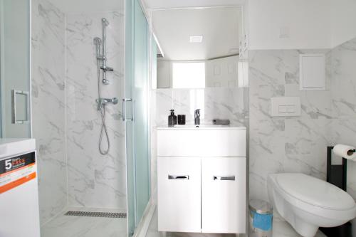 Premium Apartment by Hi5- Close to Parliament 1054 Budapest, 16 Akadémia utca kép - 3