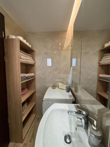 Ett badrum på Charming 2-bed house in Kremasti