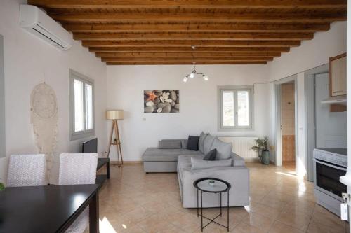 Nuotrauka iš apgyvendinimo įstaigos 1 Bd Emerald Apt with Sparkling Shared Pool mieste Plintri galerijos